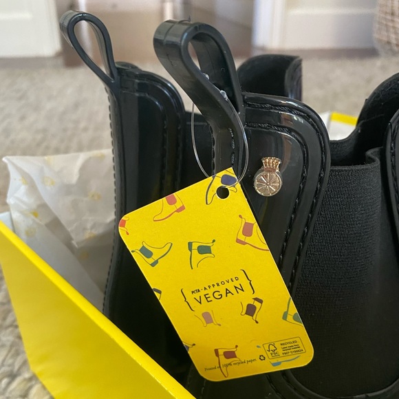 Brand New Lemon Jelly Comfy Rainboots - Picture 3 of 5